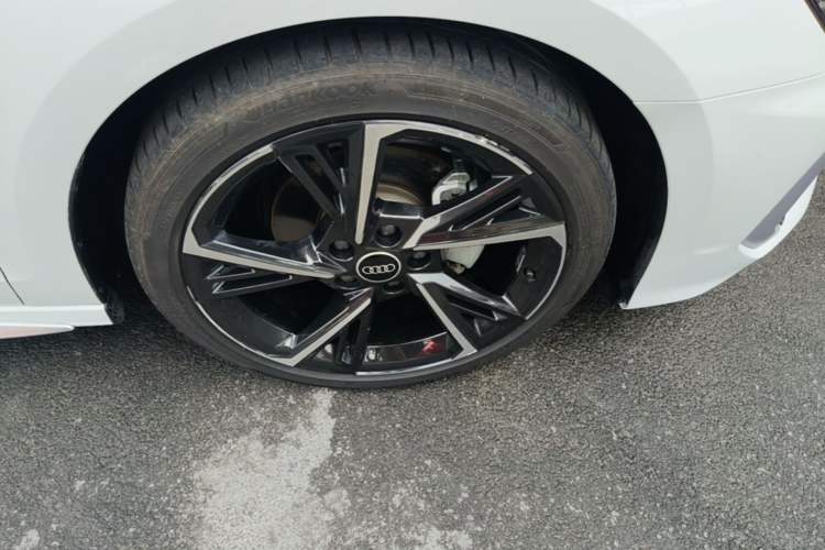 Used Audi A3 2023 Updated Sportback 35 TFSI Stylish Sports Type Right Front Wheel Hub