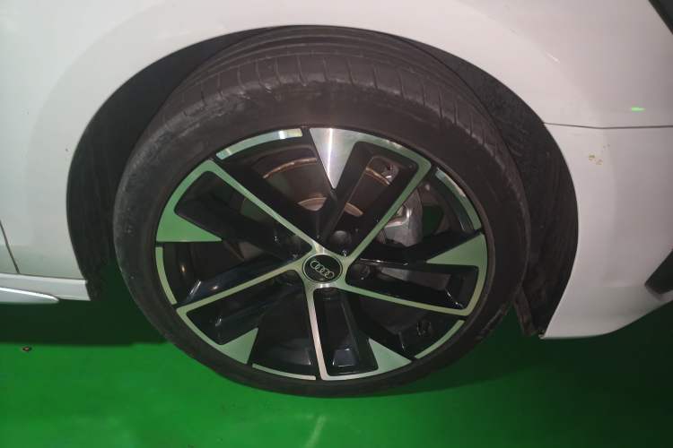 Used Audi A3 2023 Sportback 35 TFSI Fashionable Sports Model Right Front Wheel Hub