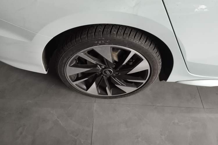Used Audi A3 2023 Restyled A3L Limousine 35 TFSI Fashion Sport Edition Right Rear Wheel Hub