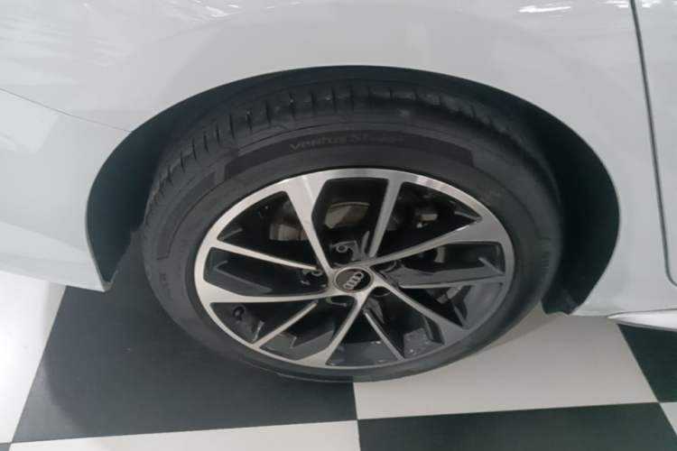 Used Audi A3 2023 Restyled A3L Limousine 35 TFSI Ambition Sport Edition Right Rear Wheel Hub