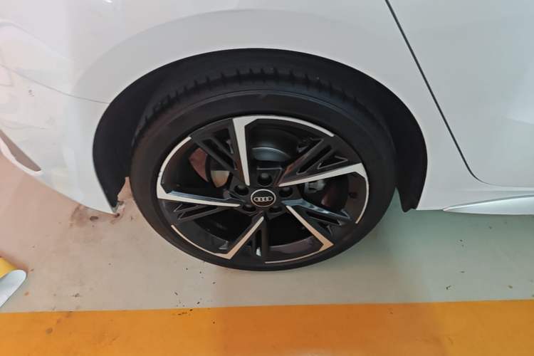 Used Audi A3 2023 Updated Sportback 35 TFSI Stylish Sports Type Right Rear Wheel Hub