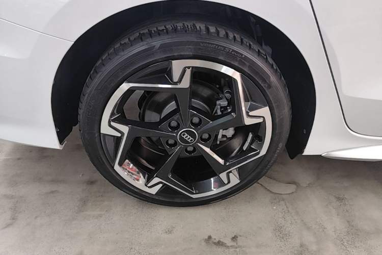 Used Audi A3 2023 Restyled A3L Limousine 35 TFSI Fashion Sport Edition Right Rear Wheel Hub
