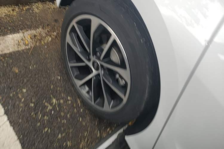 Used Audi A3 2023 Restyled Sportback 35 TFSI Progressive Sport Edition Right Rear Wheel Hub