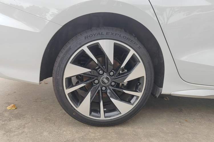 Used Audi A3 2023 Restyled A3L Limousine 35 TFSI Fashion Sport Edition Right Rear Wheel Hub