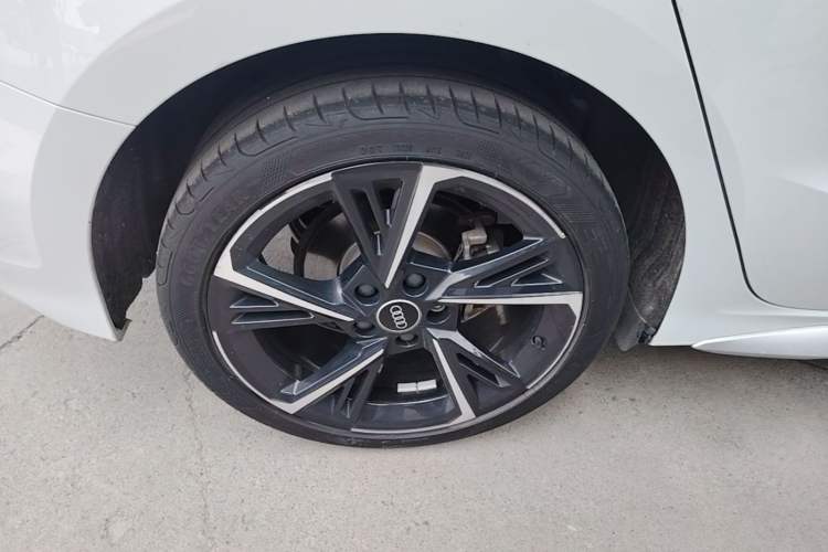Used Audi A3 2023 Updated Sportback 35 TFSI Stylish Sports Type Right Rear Wheel Hub