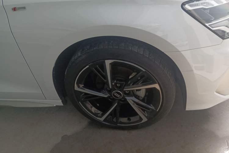 Used Audi A3 2023 Updated Sportback 35 TFSI Stylish Sports Type Right Rear Wheel Hub