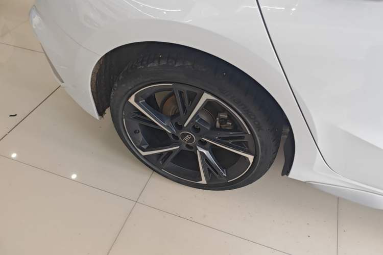 Used Audi A3 2023 Updated Sportback 35 TFSI Stylish Sports Type Right Rear Wheel Hub