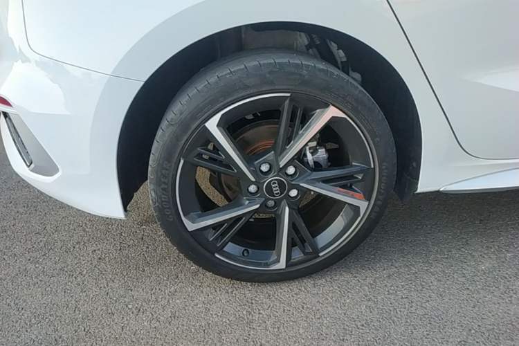 Used Audi A3 2023 Updated Sportback 35 TFSI Stylish Sports Type Right Rear Wheel Hub