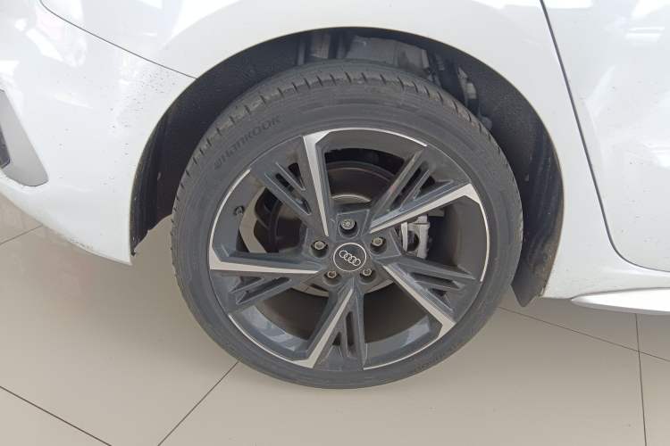 Used Audi A3 2023 Updated Sportback 35 TFSI Stylish Sports Type Right Rear Wheel Hub