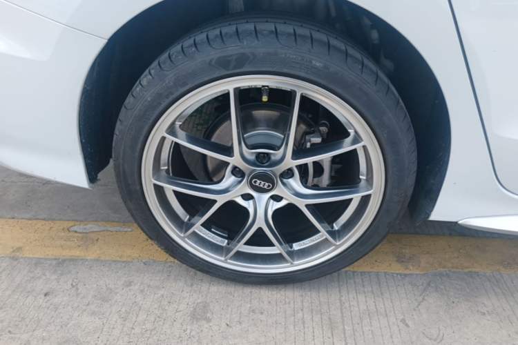 Used Audi A3 2023 Restyled A3L Limousine 35 TFSI Fashion Sport Edition Right Rear Wheel Hub