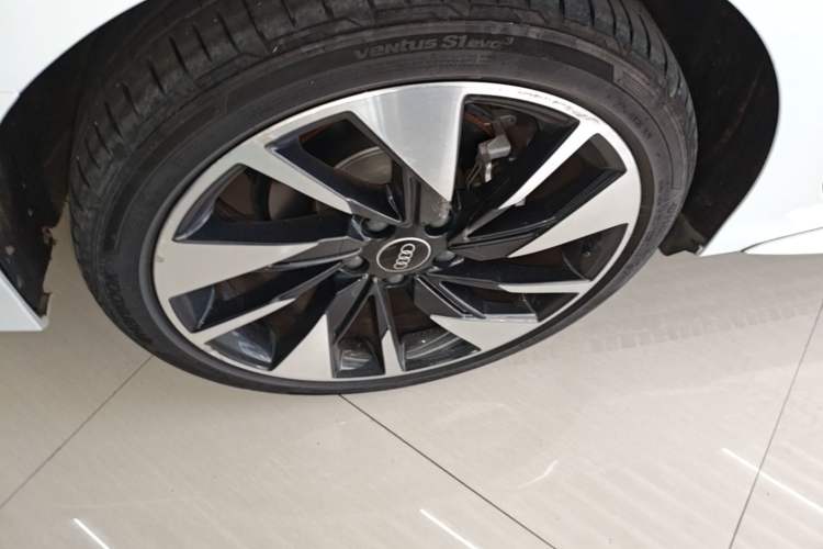 Used Audi A3 2023 Restyled A3L Limousine 35 TFSI Fashion Sport Edition Right Rear Wheel Hub