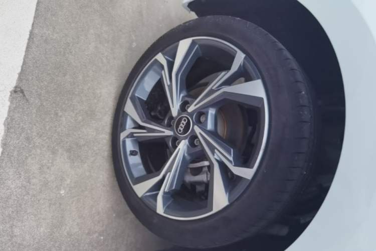 Used Audi A3 2023 Updated Sportback 35 TFSI Stylish Sports Type Right Rear Wheel Hub