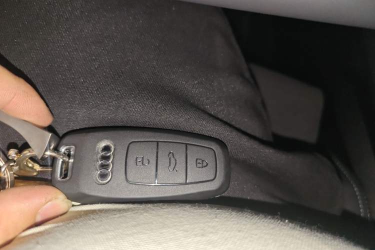 Used Audi A3 2023 A3L Limousine 35 TFSI Luxury Sport Edition Vehicle Key