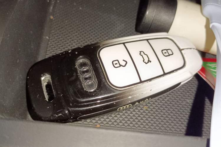 Used Audi A3 2023 Restyled Sportback 35 TFSI Fashionable and Elegant Version Vehicle Key