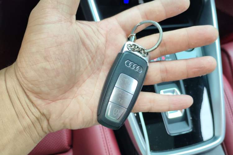 Used Audi A3 2023 Restyled Sportback 35 TFSI Fashionable and Elegant Version Vehicle Key