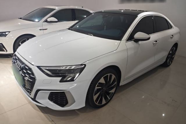 Audi A3 2023 Restyled A3L Limousine 35 TFSI Fashion Sport Edition с пробегом