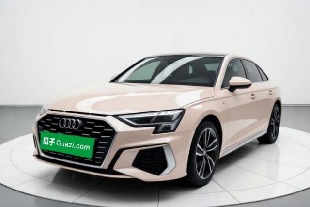 Audi A3 2023 Updated Sportback 35 TFSI Stylish Sports Type d’occasion