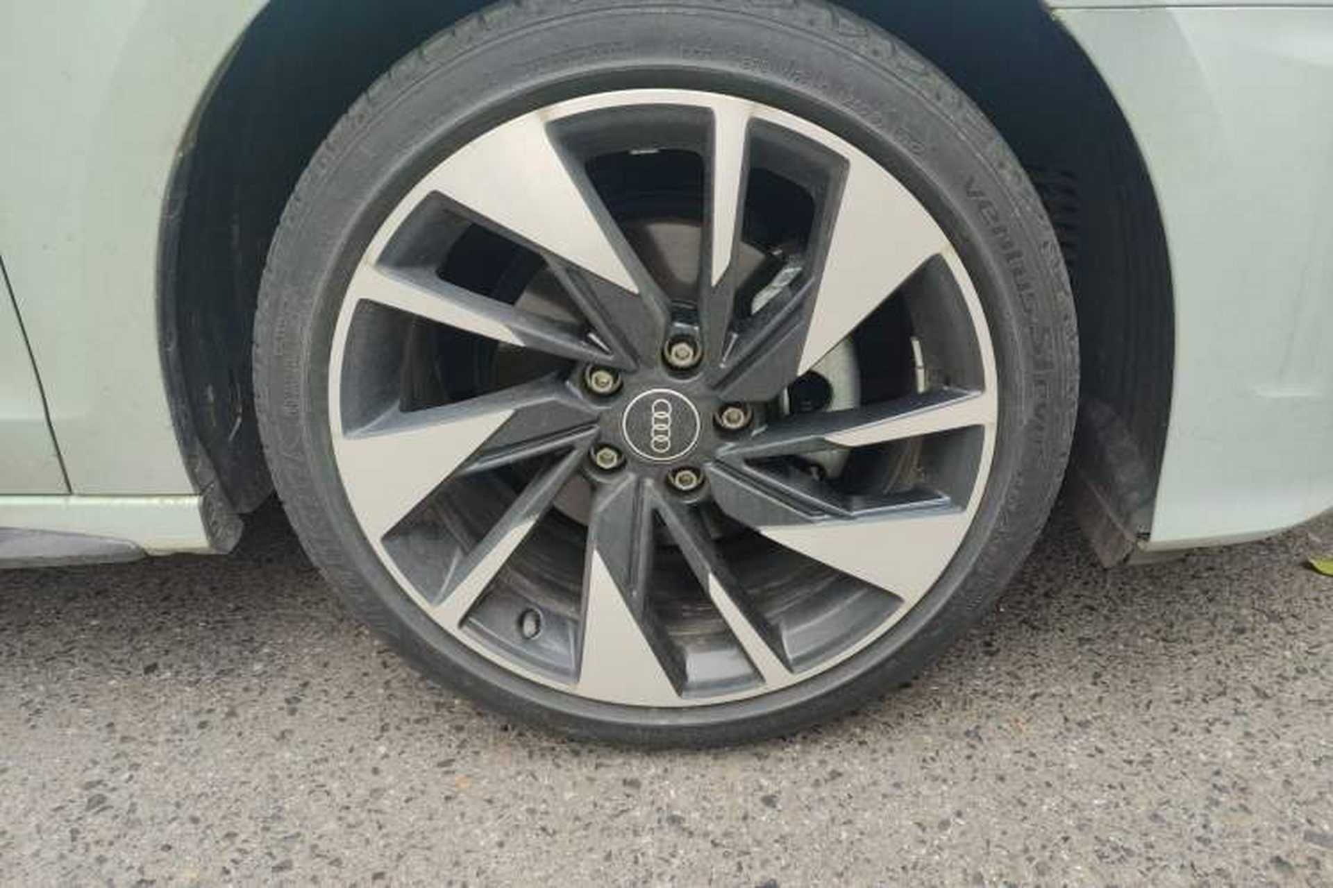 Used Audi A3 2024 A3L Limousine 35 TFSI Fashion Sport Model Right Front Wheel Hub