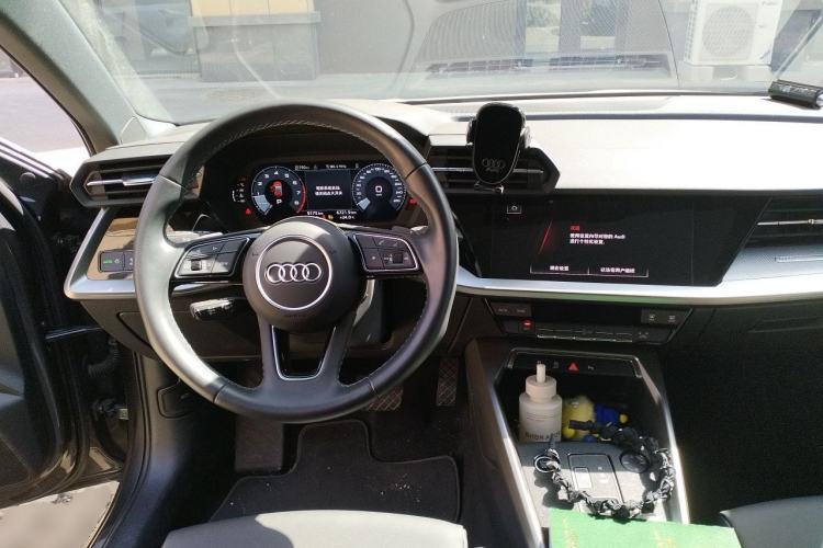 Used Audi A3 2024 Sportback 35 TFSI Fashionable Sports Model Center Console