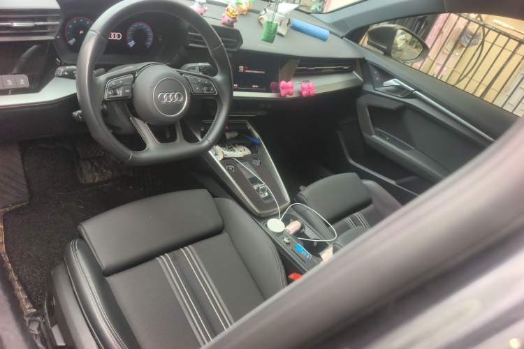 Used Audi A3 2024 A3L Limousine 35 TFSI Fashion Sport Model Center Console