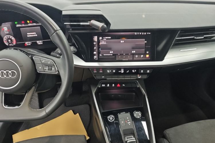 Used Audi A3 2024 A3L Limousine 35 TFSI Luxury Sport Edition Center Console