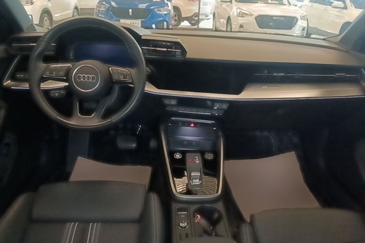 Used Audi A3 2024 A3L Limousine 35 TFSI Fashion Sport Model Center Console