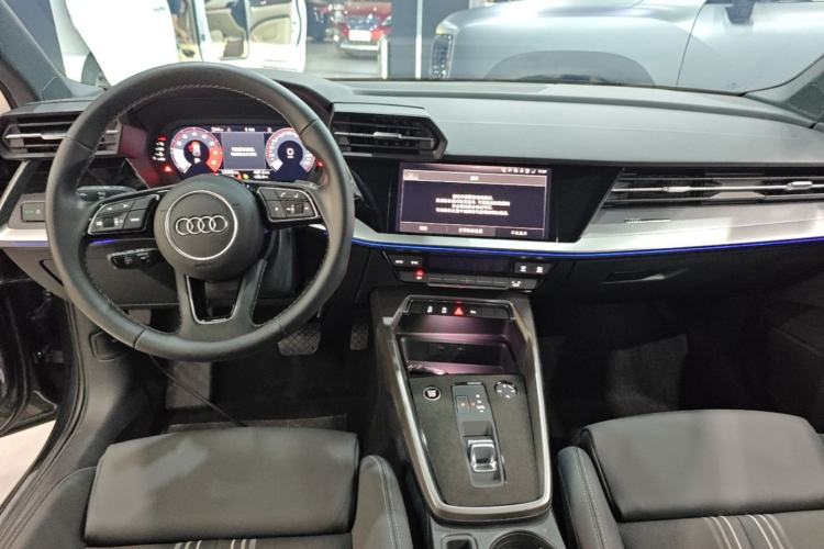 Used Audi A3 2024 Sportback 35 TFSI Fashionable Sports Model Center Console