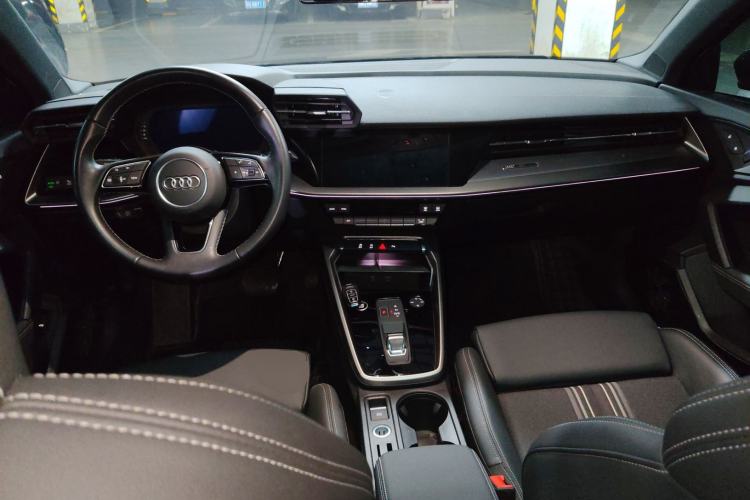 Used Audi A3 2024 Sportback 35 TFSI Fashionable Sports Model Center Console