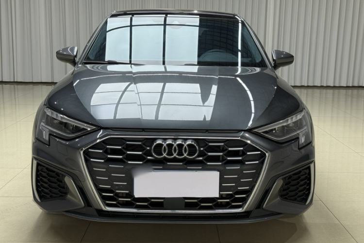 Audi A3 2024 Sportback 35 TFSI Fashionable Sports Model