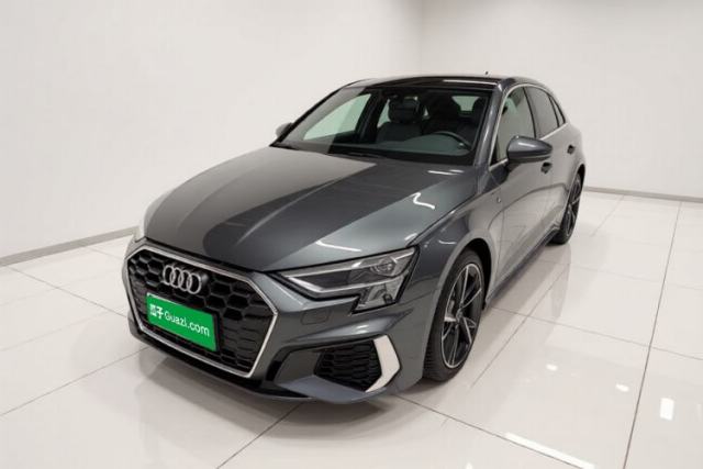 Audi A3 2024 Sportback 35 TFSI Fashionable Sports Model de segunda mano
