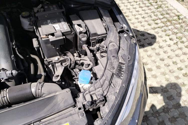 Used Audi A3 2024 Sportback 35 TFSI Fashionable Sports Model Engine Bay Left