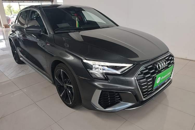 Used Audi A3 2024 Sportback 35 TFSI Fashionable Sports Model Front Right 45 Deg