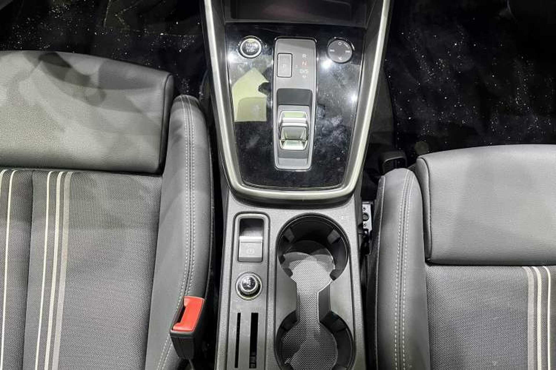 Used Audi A3 2024 Sportback 35 TFSI Fashionable Sports Model Gear Lever
