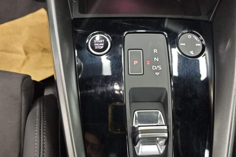 Used Audi A3 2024 A3L Limousine 35 TFSI Luxury Sport Edition Gear Lever