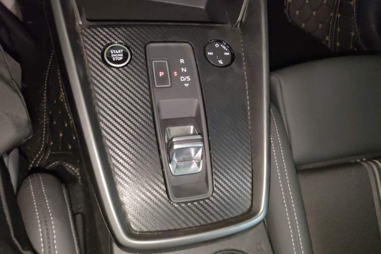 Used Audi A3 2024 Sportback 35 TFSI Fashionable Sports Model Gear Lever