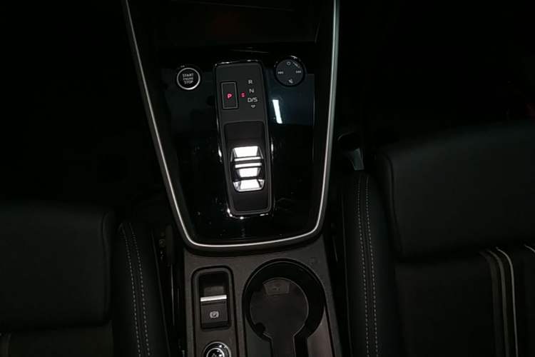 Used Audi A3 2024 Sportback 35 TFSI Fashionable Sports Model Gear Lever