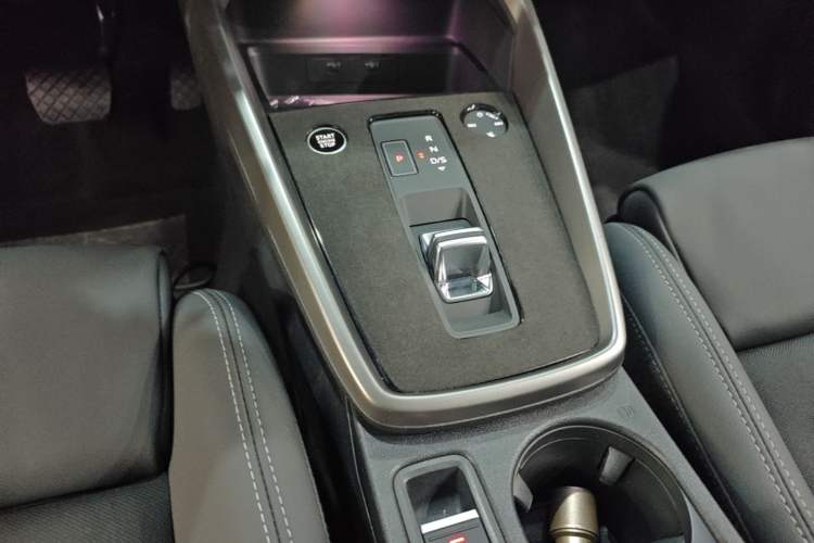 Used Audi A3 2024 Sportback 35 TFSI Fashionable Sports Model Gear Lever