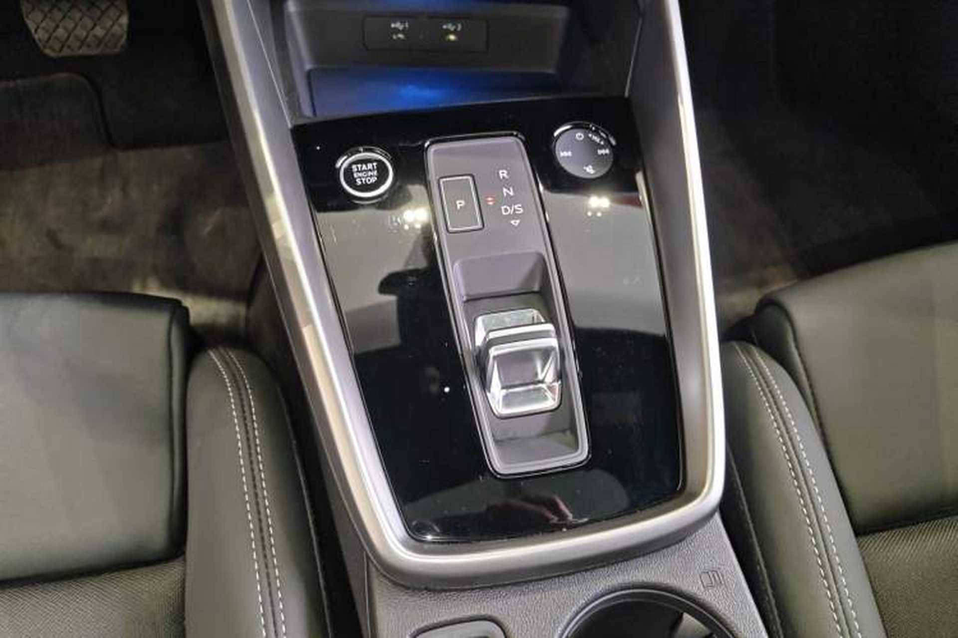 Used Audi A3 2024 A3L Limousine 35 TFSI Fashion Sport Model Gear Lever