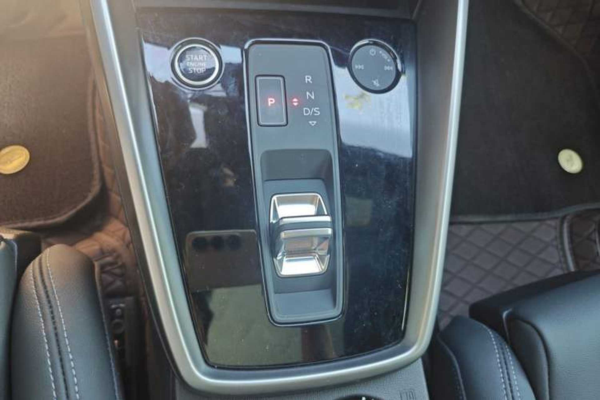 Used Audi A3 2024 Sportback 35 TFSI Fashionable Sports Model Gear Lever
