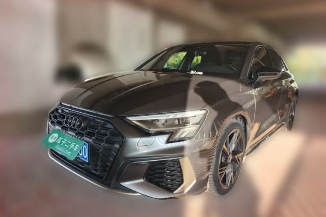 Ojetý Audi A3 2024 Sportback 35 TFSI RS Performance Package