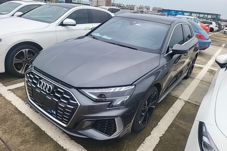 Audi A3 2024 Sportback 35 TFSI Fashionable Sports Model