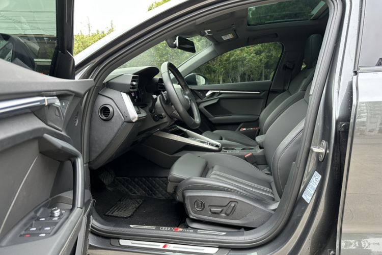 Used Audi A3 2024 Sportback 35 TFSI Fashionable Sports Model Interior 2