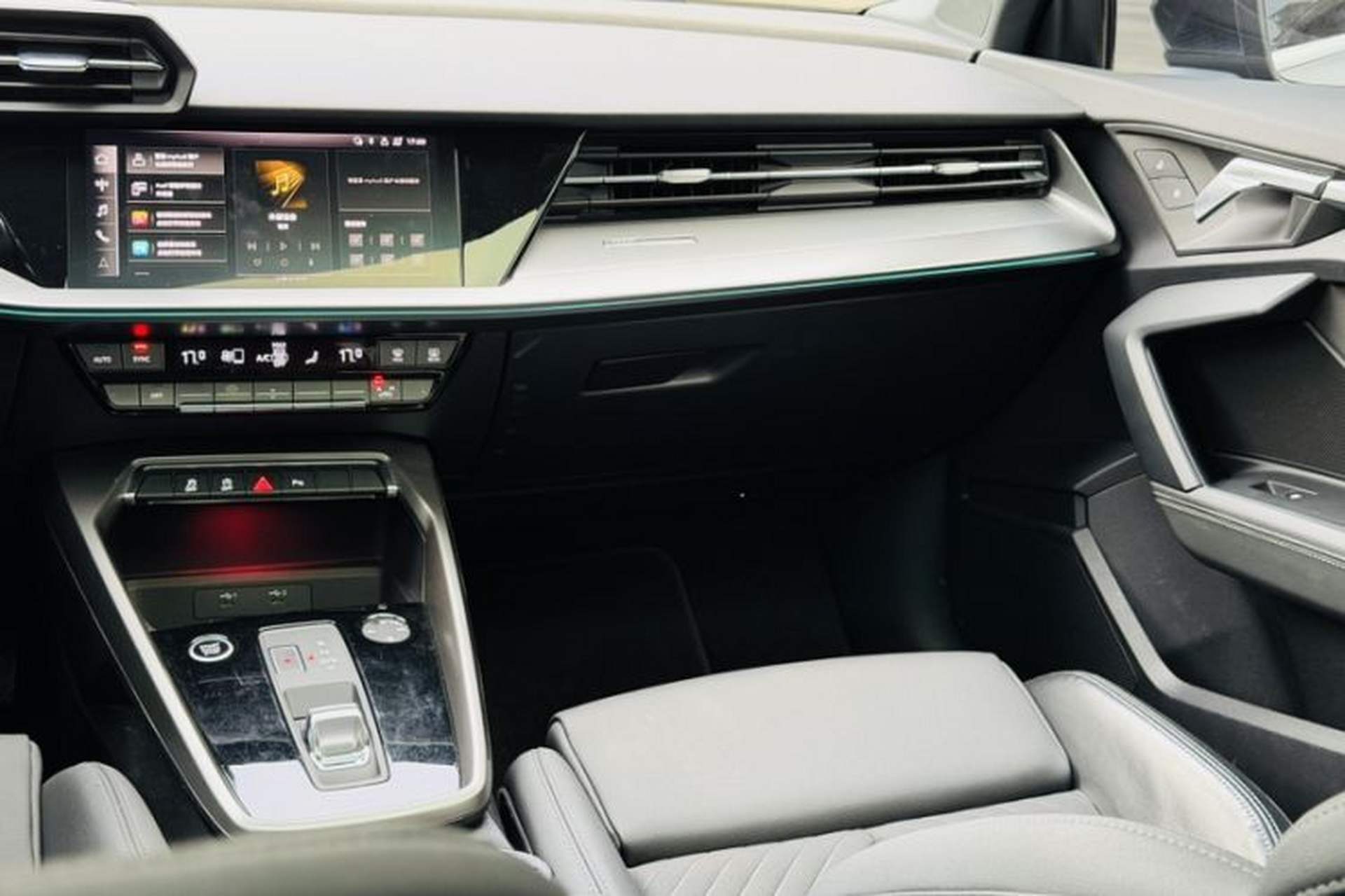Used Audi A3 2024 A3L Limousine 35 TFSI Fashionable and Elegant Model Interior 4