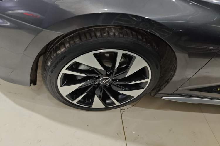Used Audi A3 2024 A3L Limousine 35 TFSI Fashion Sport Model Left Front Wheel Hub