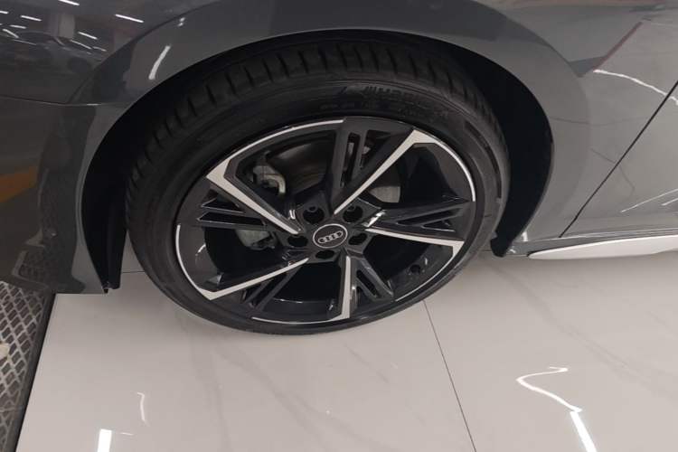Used Audi A3 2024 Sportback 35 TFSI Fashionable Sports Model Left Front Wheel Hub