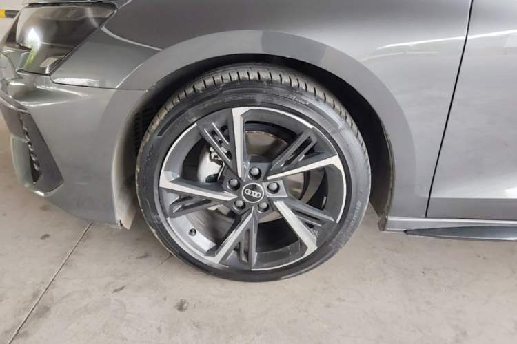 Used Audi A3 2024 Sportback 35 TFSI Fashionable Sports Model Left Front Wheel Hub