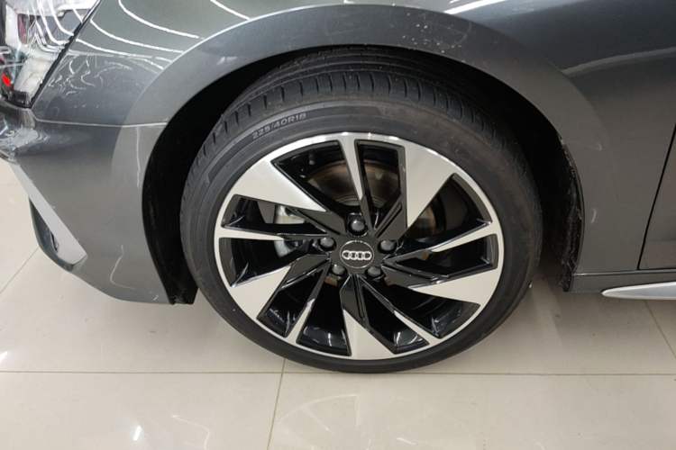 Used Audi A3 2024 A3L Limousine 35 TFSI Fashion Sport Model Left Front Wheel Hub