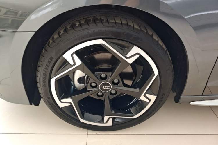 Used Audi A3 2024 Sportback 35 TFSI Luxury Sports Model Left Front Wheel Hub