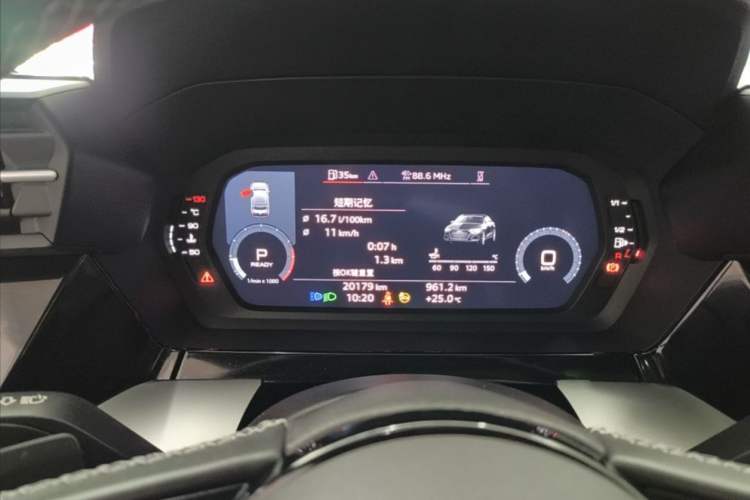 Used Audi A3 2024 A3L Limousine 35 TFSI Fashion Sport Model Odometer Close Up