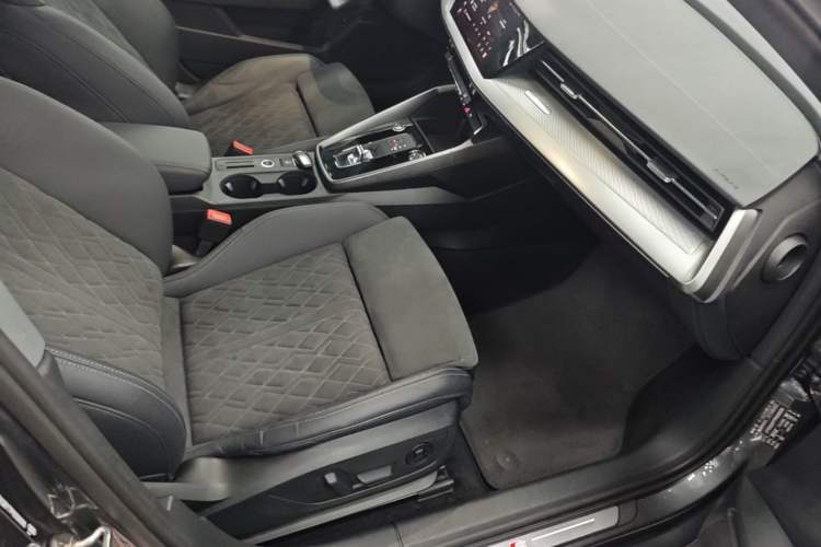 Used Audi A3 2024 A3L Limousine 35 TFSI Luxury Sport Edition Right Front Seat